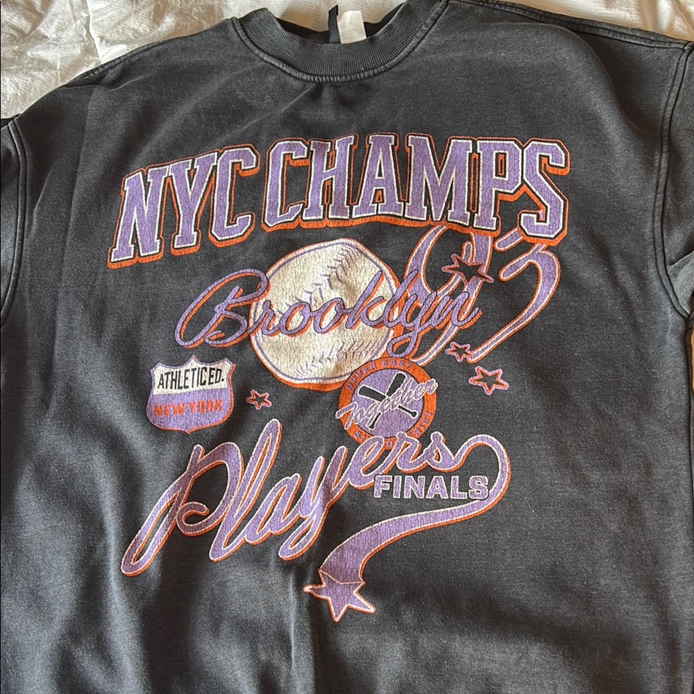 H&M Divided Gray and Purple Graphic Sweatshirt